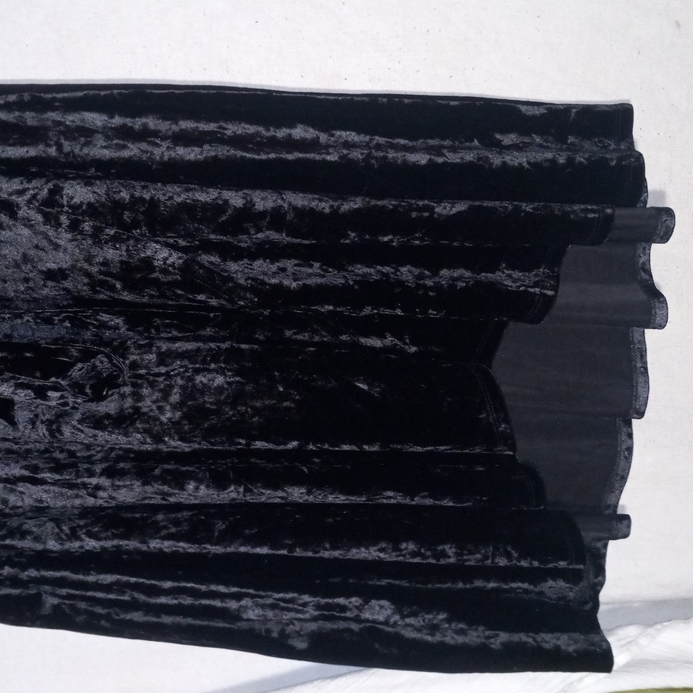 Nwt Torrid 2XL (18-20) velvet faux wrap skirt - Picture 7 of 10
